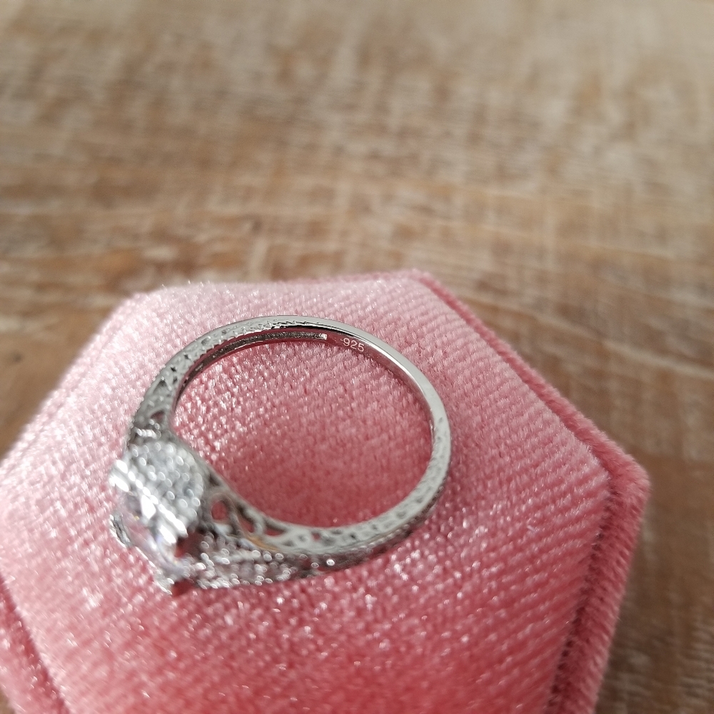 Art Deco Vintage White Sapphire Ring - Picture 5 of 6